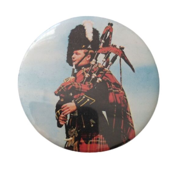 Vintage Scottish Bagpiper Refrigerator Magnet Fridge Scotland Souvenir Pinback. - Picture 3 of 16